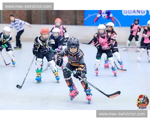 滑冰实时战况：激情碰撞，冰上速度之巅